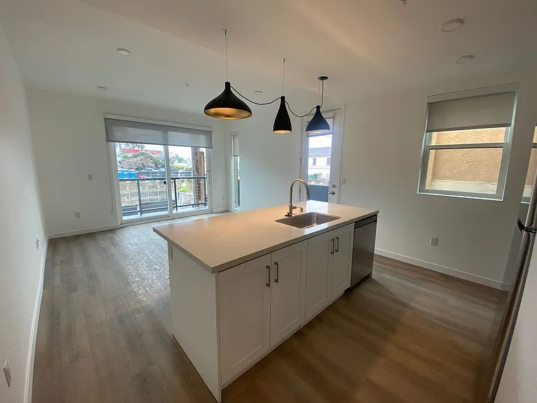 4015 Richmond St #206 — Photo 6