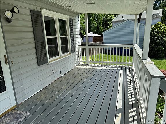 4th image of 10602 Royal Crescent Way