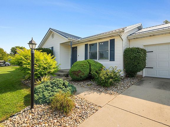 3rd image of 58576 Sunlit Blvd