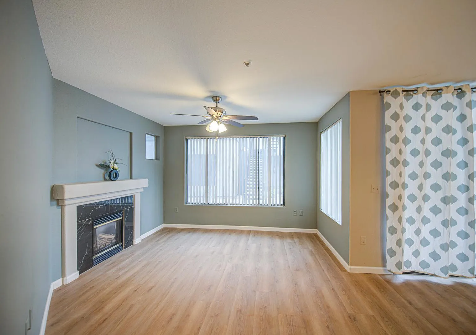 2 bed, 2.0 bath, 1042 sqft, $1,500 — Photo 1