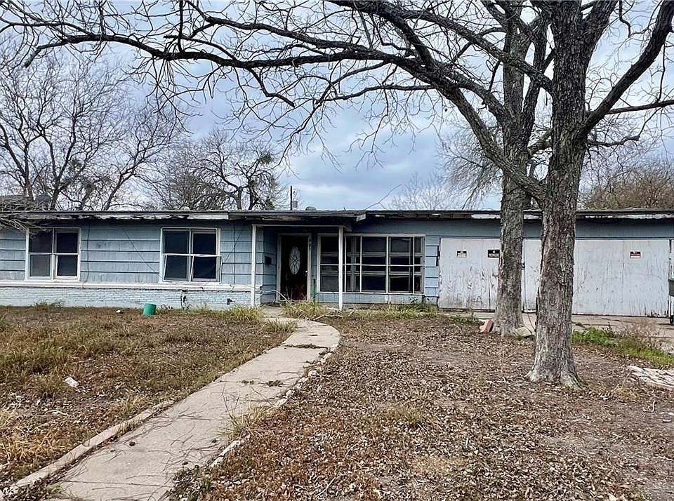 1st image of 909 Highland Ave
