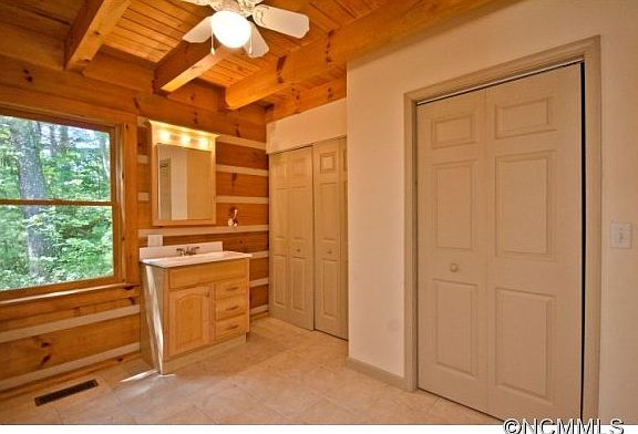 4th image of 297 Country Cove Ln