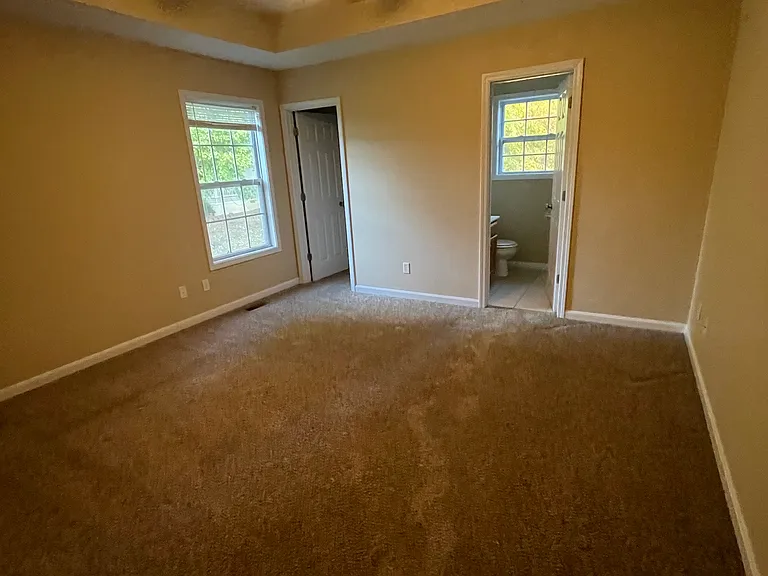 170 Robey Dr — Photo 6