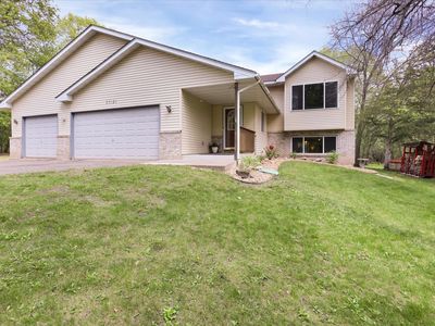 37121 Little Oak Ln, North Branch, MN, 55056