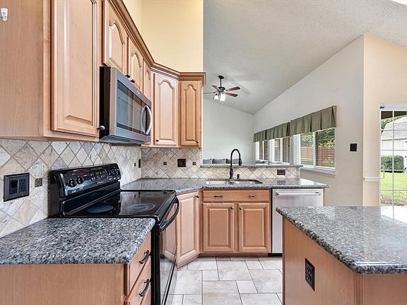 5th image of 7521 Teakwood Ct