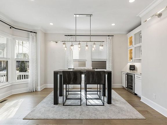 4th image of 225 Anglin Walk