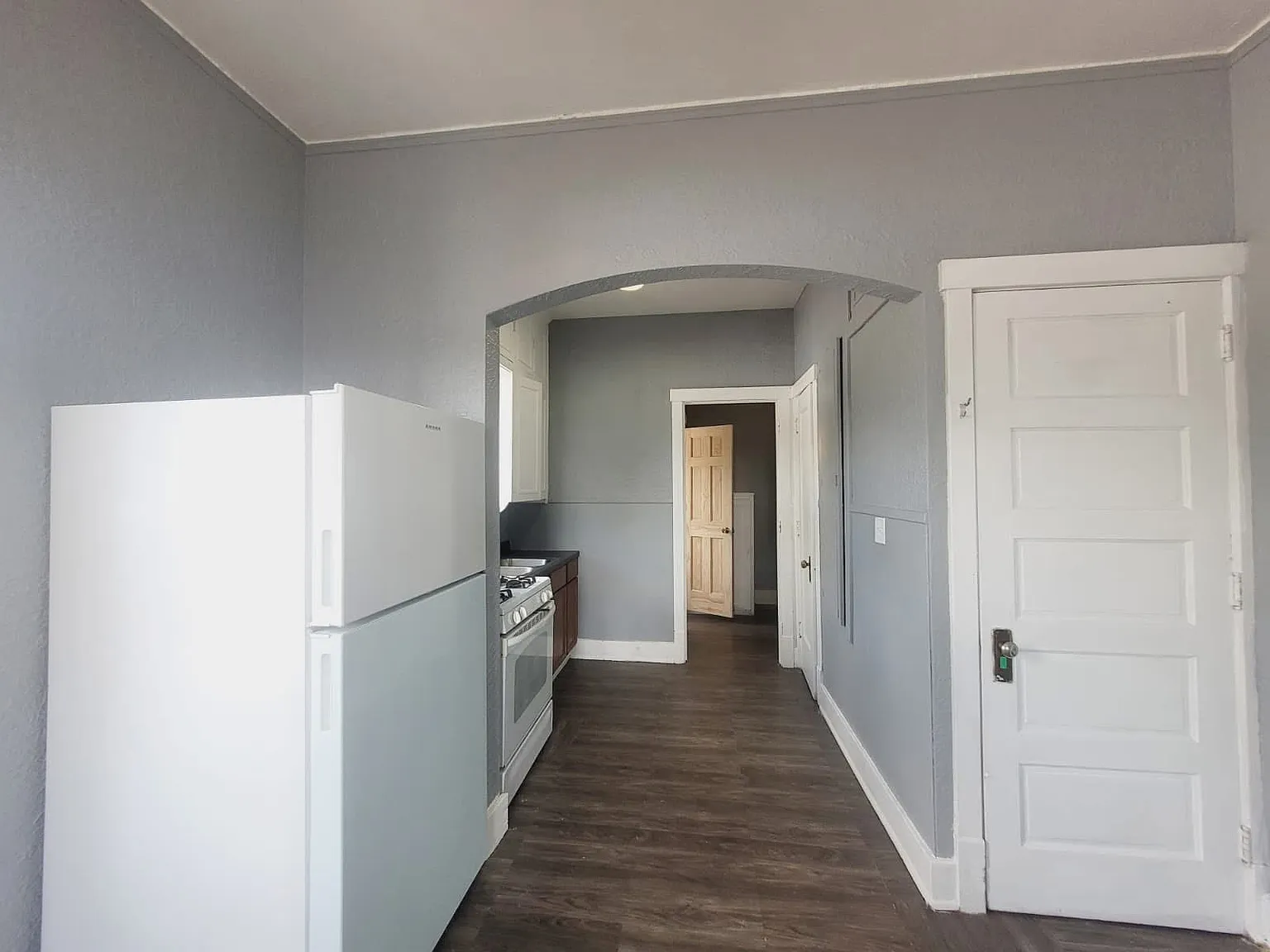 Studio, $790 — Photo 4