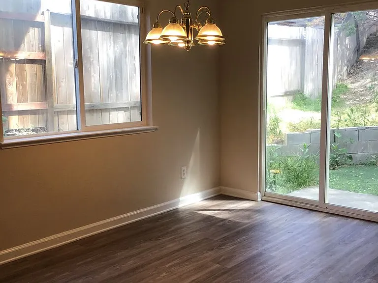 4012 Wimbledon Dr — Photo 3