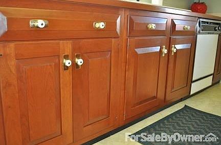 Cherry Wode Mode kitchen cabinets