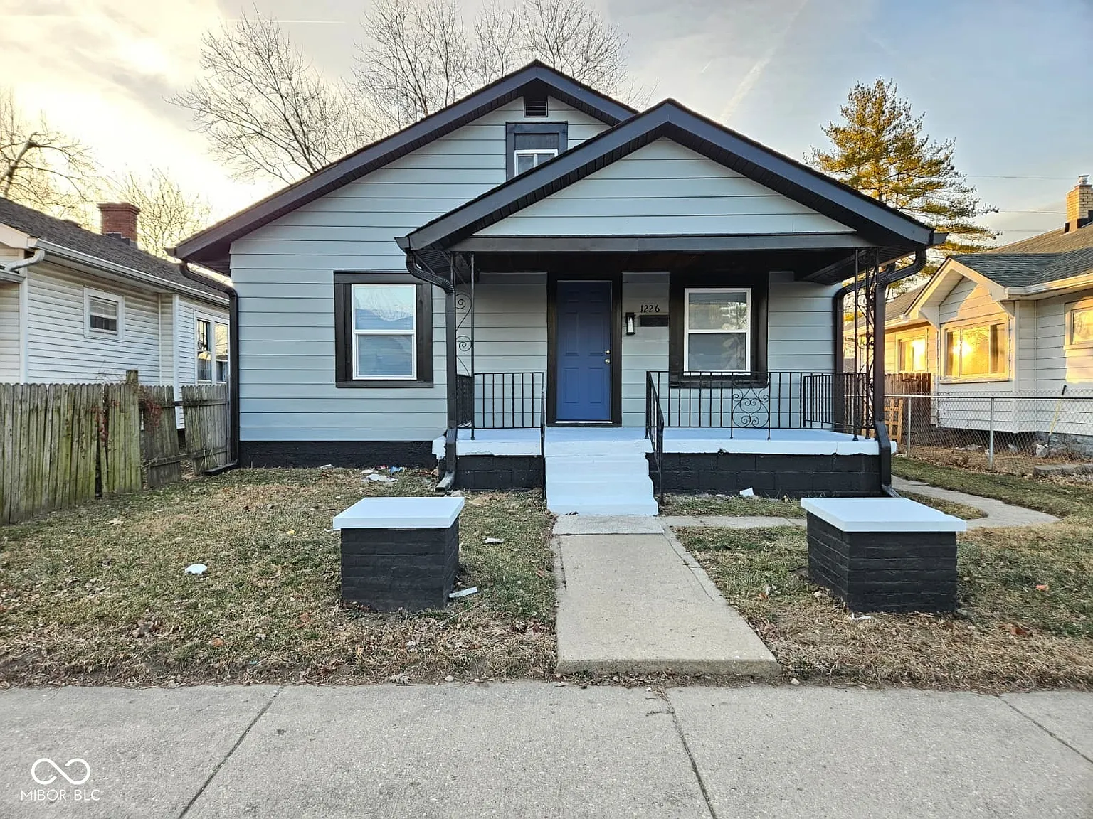 1226 Hiatt St photo 1