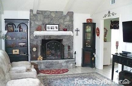 2nd image of 203 W Sierra Cir