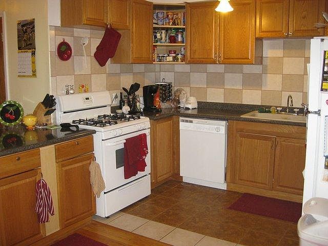 1st image of 1639 W Foster Ave APT 2W