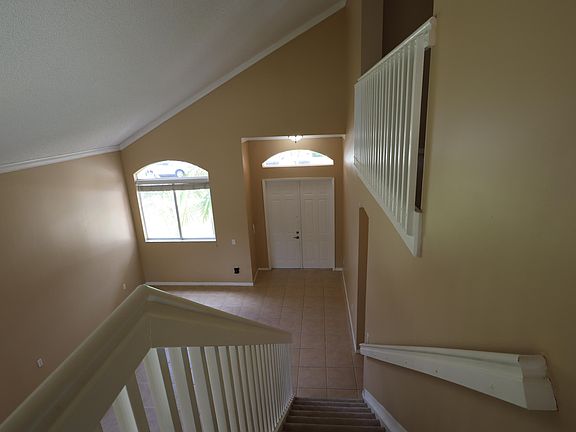 4th image of 2202 SE 17th Ave