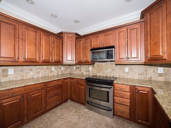 5th image of 4239 Bordeaux Dr