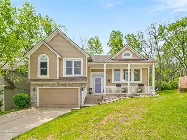 307 E 123rd Ter, Kansas City, MO 64145