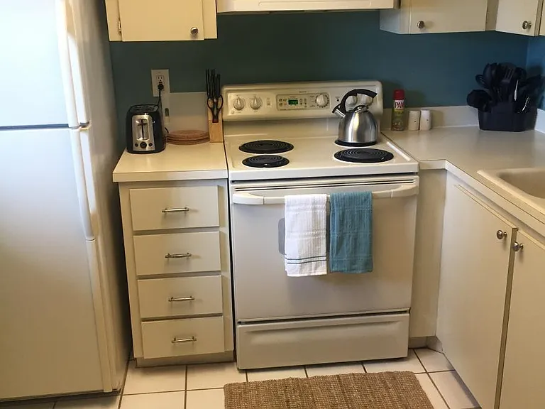 Kitchen Stove Area