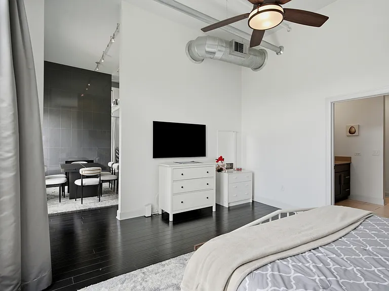 205 31st Ave N #310 — Photo 32