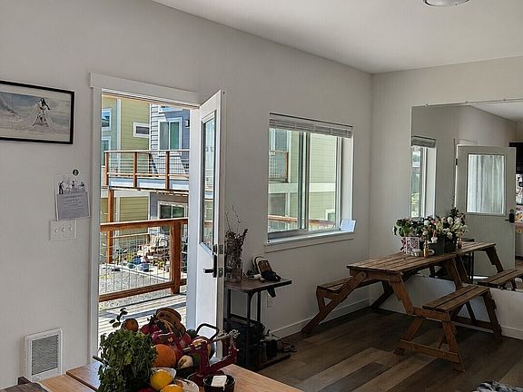5th image of 618 Finnegan Way