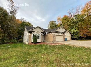 184 W Caston Dr, Akron, OH 44319