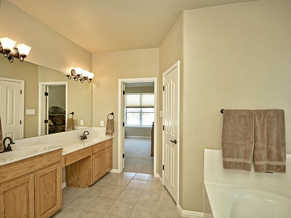 4th image of 15820 Chatham Wood Dr