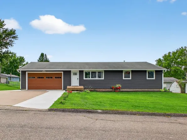 318 10th St E, Wabasha, MN 55981