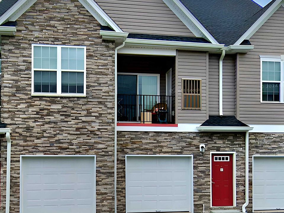 1st image of 10 Schindler Ct