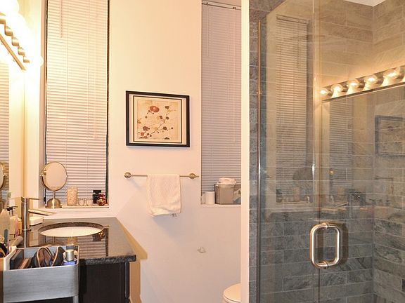 5th image of 1260 N Bosworth Ave APT 3R