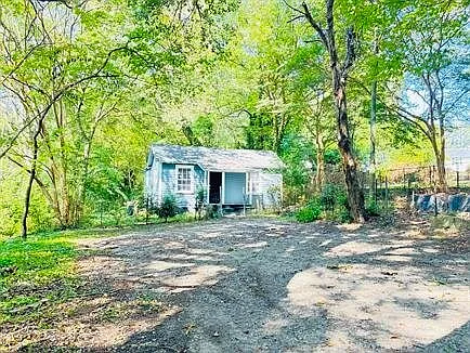 104 Plum Tree Ln