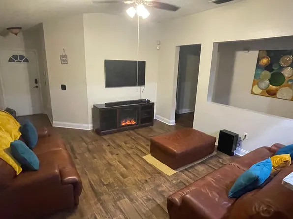 5221 Mango Fruit St, Seffner, FL 33584