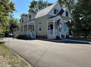 14 W Burdick St, Lake Orion, MI