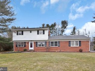 8 Ziff Ln, Princeton Junction, NJ 08550