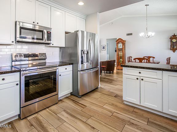 3rd image of 1558 E WINGED FOOT Drive