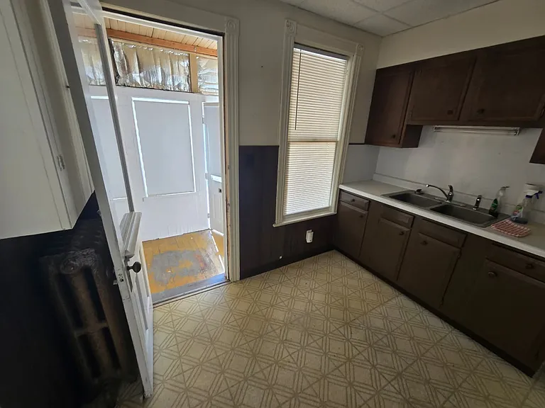 437 George St #1 — Photo 9