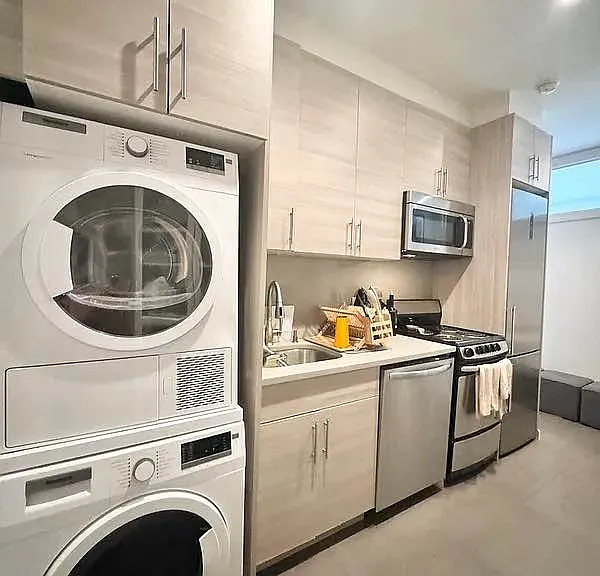615 E 6th St #5A — Photo 3