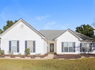 3463 Summit Creek Ln, Loganville, GA 30052