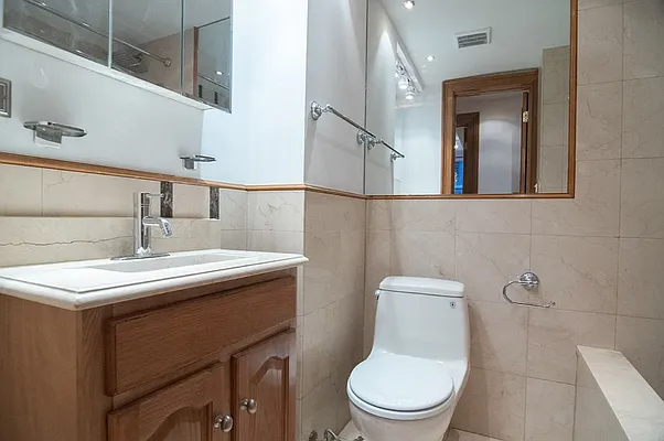 Rented by WAM Partners - William Moses Co. | media 17