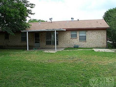 5th image of 525 Sparks Dr