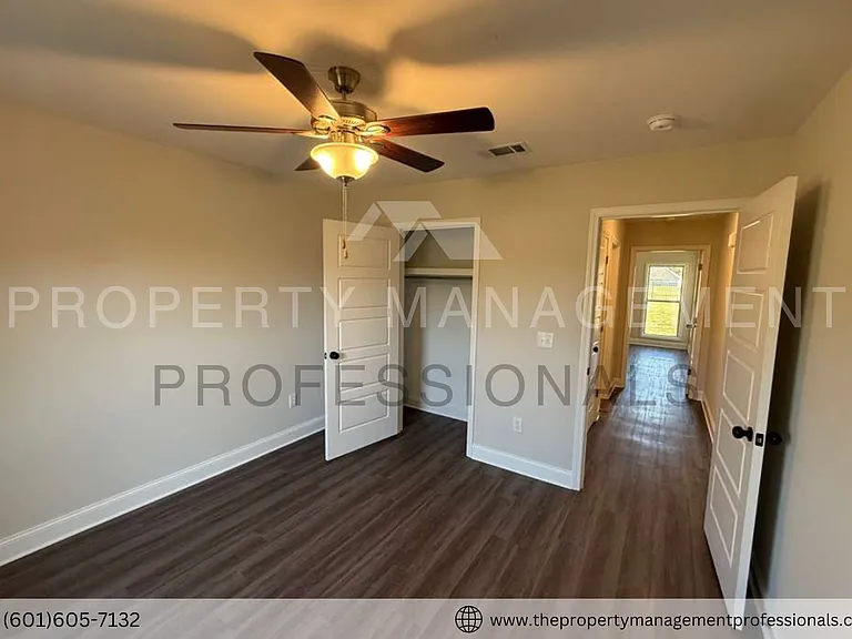 571 Patrick Farms Dr — Photo 35