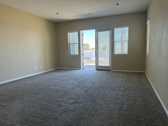 5th image of 1131 Park Ln