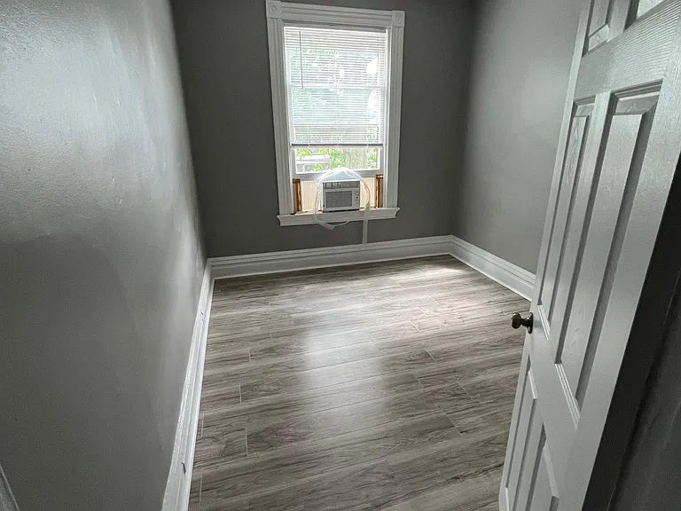 557 Mifflin Ave #3 — Photo 4