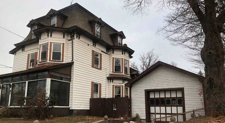 1st image of 61 E Main St