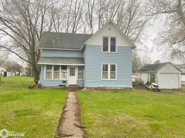 802 S Lake St, Lake Mills, IA 50450