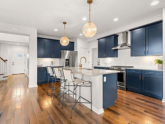 5th image of 34 E Point Dr #3