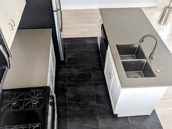2nd image of 2101 W Race Ave APT 2
