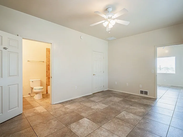 638-642 E. Lester St. ( 638, 640, 642 ) — Photo 84