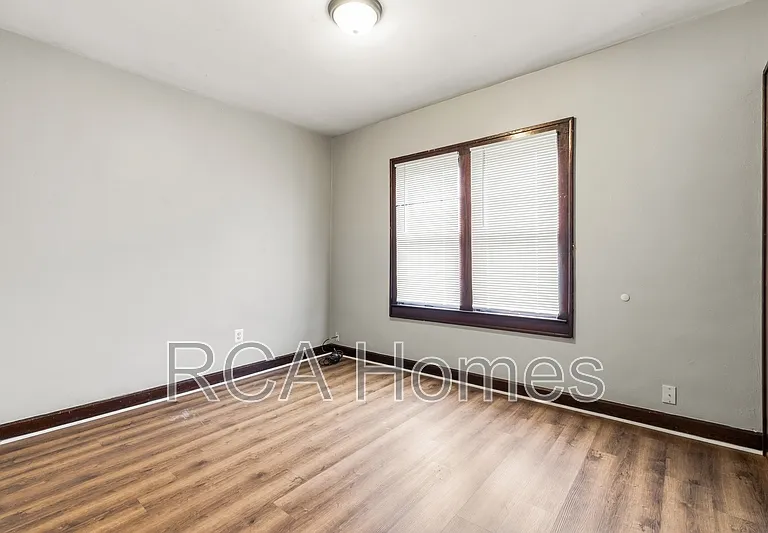 969 N Linwood Ave — Photo 8