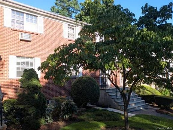 3rd image of 513 Woodland Hills Road