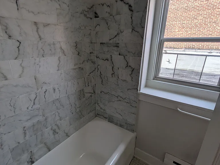413 N Main St — Photo 6
