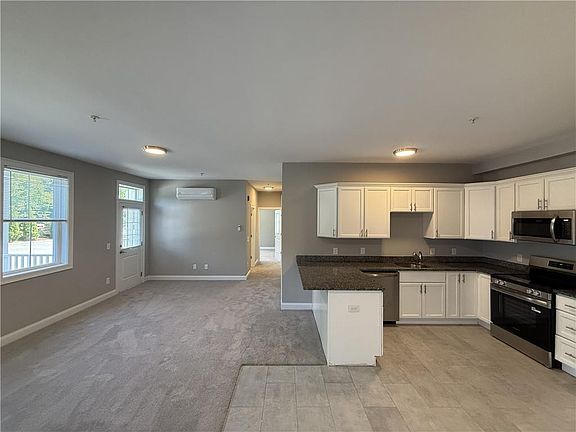 3rd image of 1535 Atwood Ave APT 201