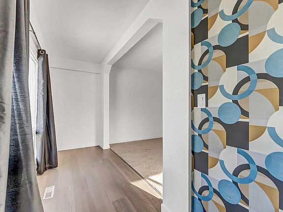 5th image of 537 W 3rd St SE